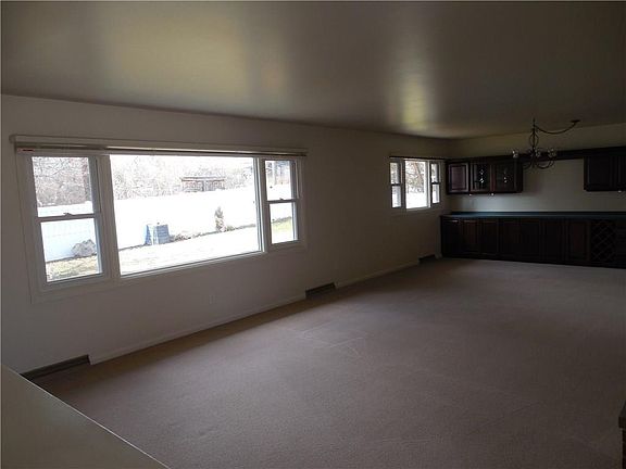 5th image of 2910 Glacier Dr