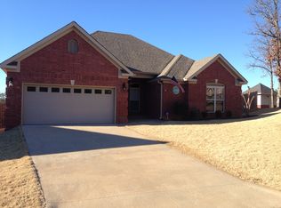 13 Brook Ct, Maumelle, AR 72113