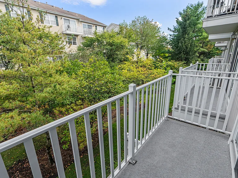 260 Riverwalk Way — Photo 14
