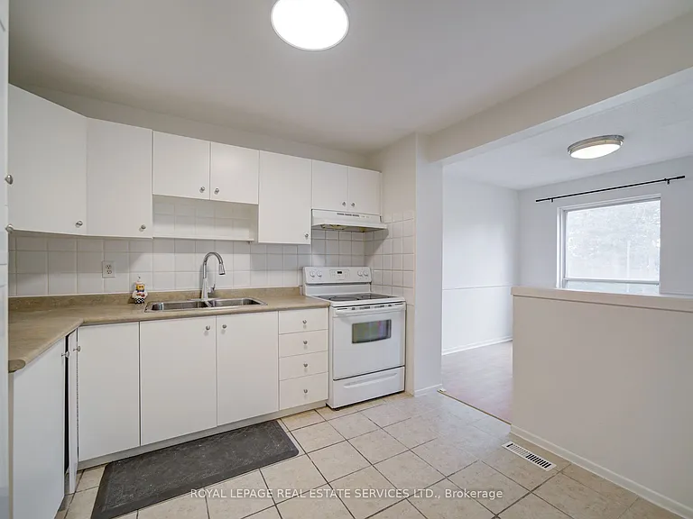 3500 Glen Erin Dr #4 — Photo 12