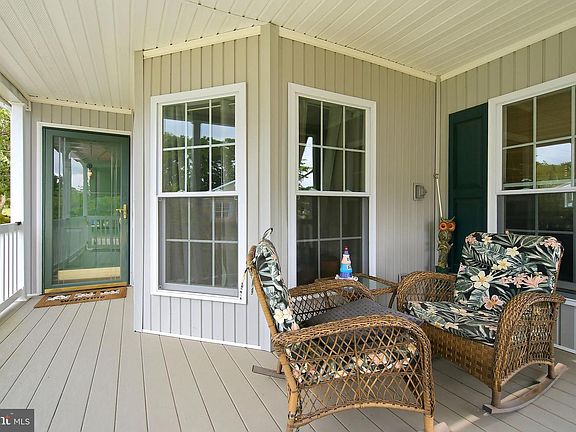 4th image of 60 Fort Lee Dr