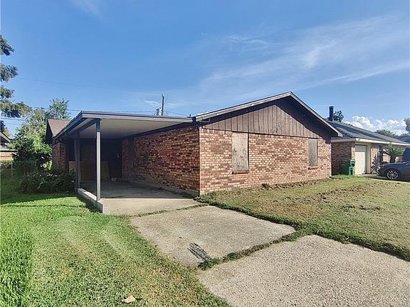 3rd image of 2444 Williamsburg Dr