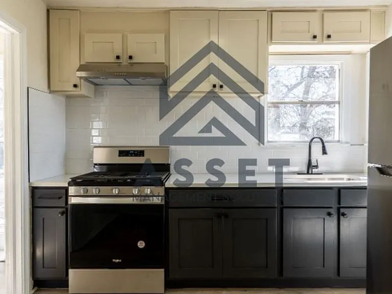 422 E Northrup Dr — Photo 11