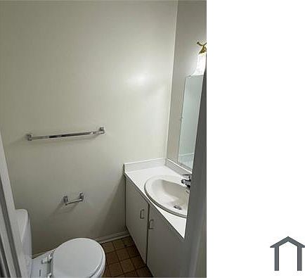 4th image of 96 Courtland Woods Cir