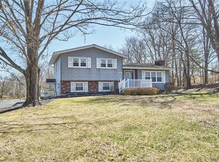 201 Hambletonian Rd, Chester, NY 10918