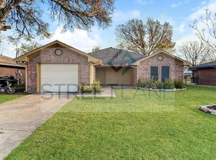 605 E Buffalo St, Forney, TX 75126