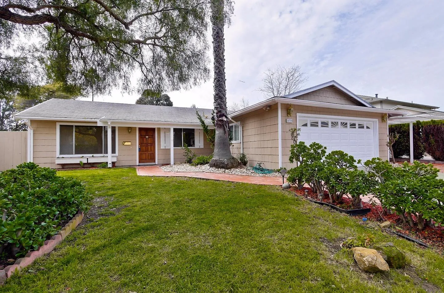 37773 Rockspray St photo 1