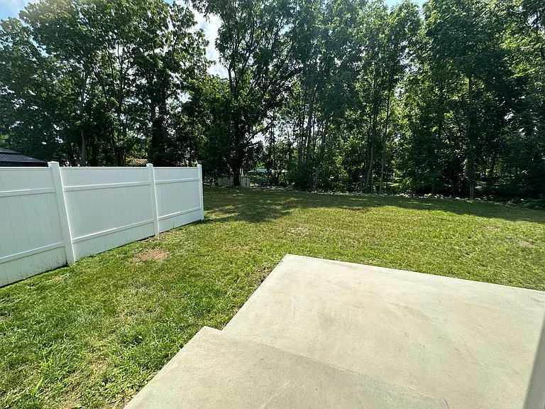 11 Orleans Ave #11B — Photo 3