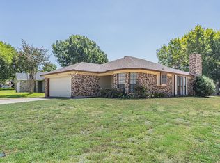 2134 Reverchon Dr, Arlington, TX 76017