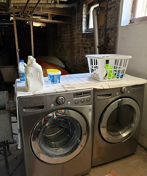 2755 N Downer Ave — Photo 19