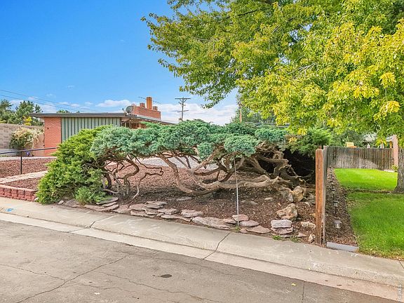 3rd image of 4677 E Hampden Ave