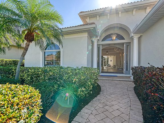 2nd image of 2538 Marblehead Dr