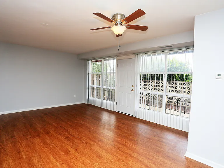 6717 Riverdale Rd — Photo 8