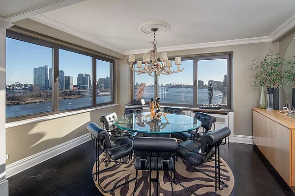 Sold by Compass | media 2