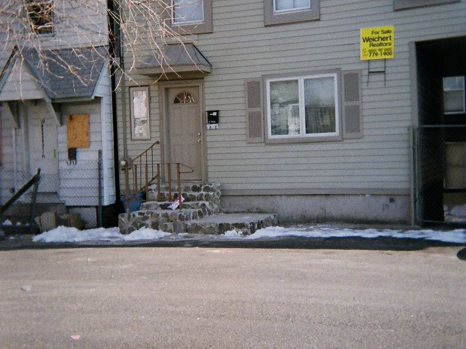 2nd image of 521 Totowa Ave