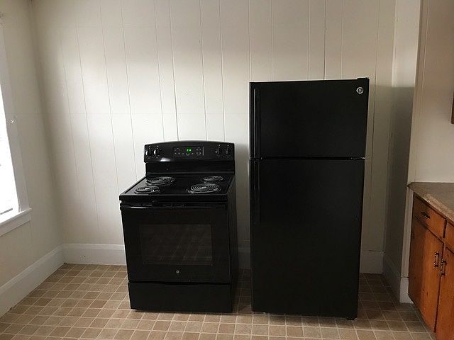 New Stove and Fridge