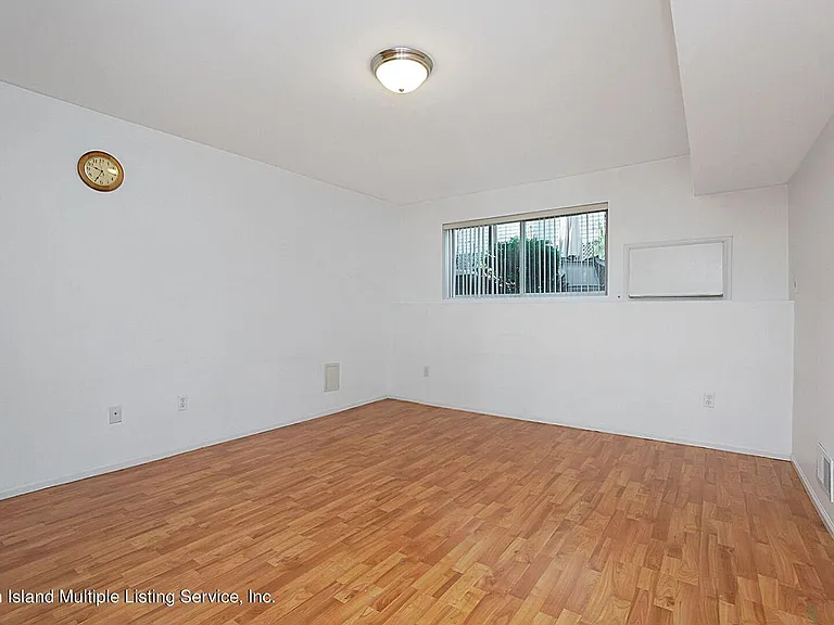 44 Pebble Ln #1 — Photo 2