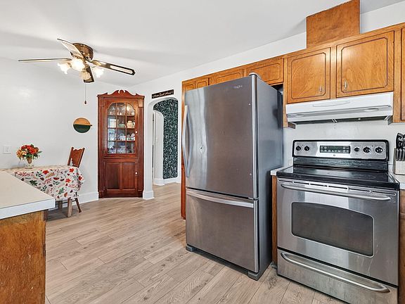 5th image of 405 Hilltop Ave