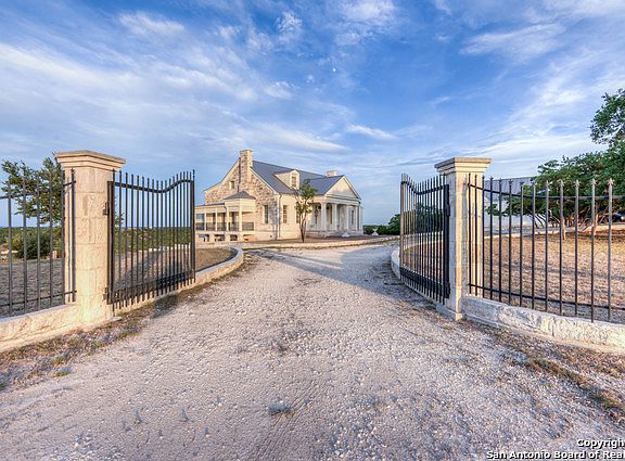 4th image of 2339 Saddlewood Blvd