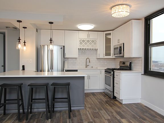 4th image of 3001 S Michigan Ave Unit 1202