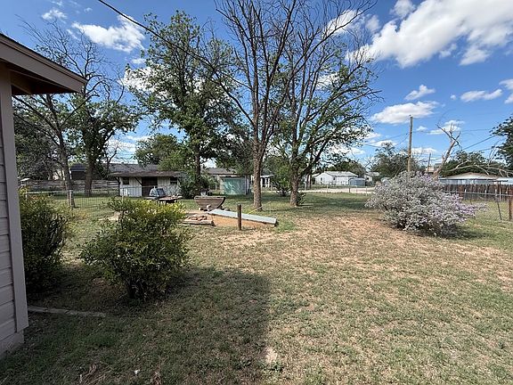 2nd image of 3203 42nd St