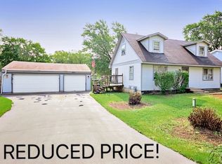 2812 Stilling Blvd, McHenry, IL 60050
