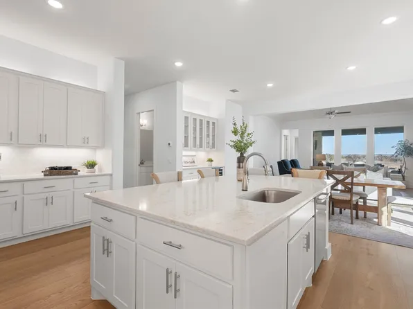 114 Azalea Loop, Horseshoe Bay, TX 78657-0000