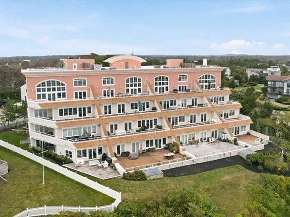 1 Longbeach Ave APT 101, Hull, MA 02045