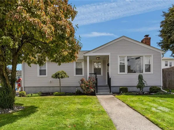 10 Summit Ave, Johnston, RI 02919