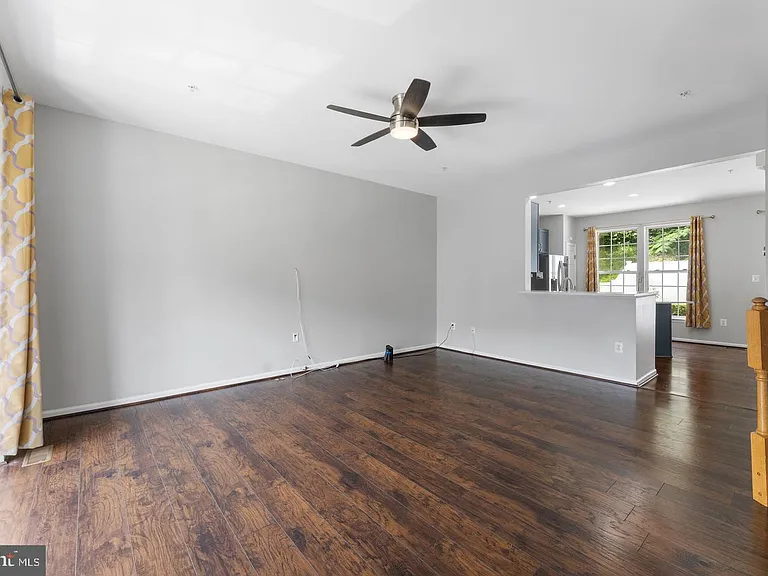 4004 Meadow Trail Ln — Photo 8