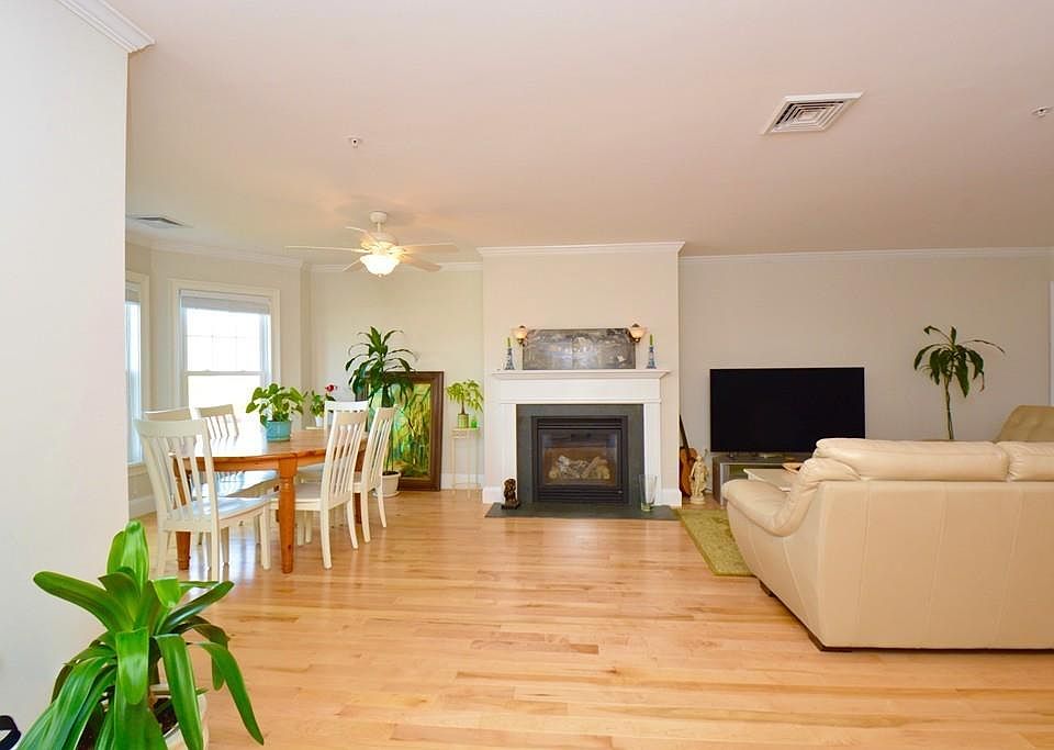 1st image of 15 Park Ave Unit 205