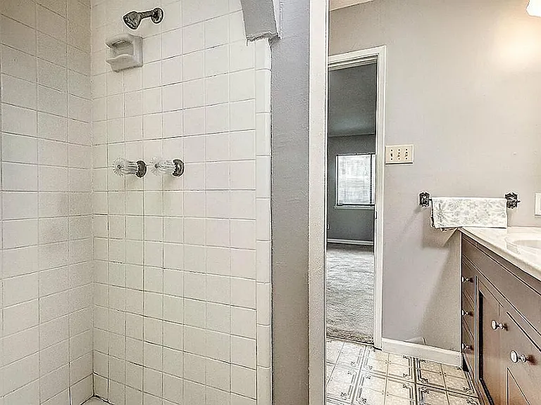 7334 La Granada Dr — Photo 15