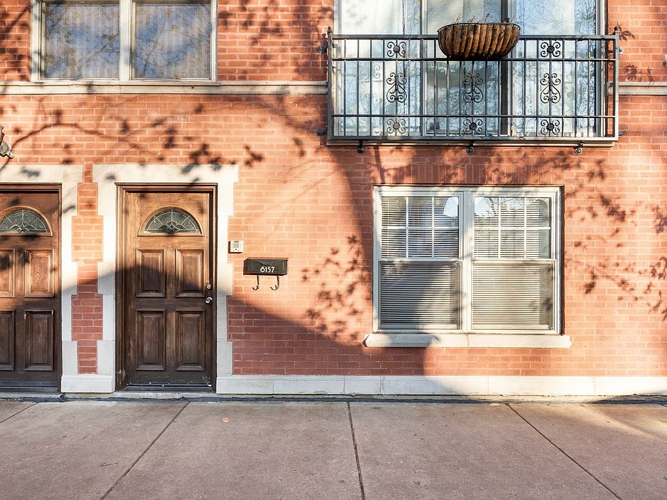 1st image of 6157 N Lakewood Ave #B2