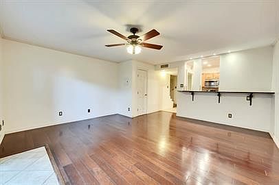 2nd image of 2122 Hancock Dr #120-1