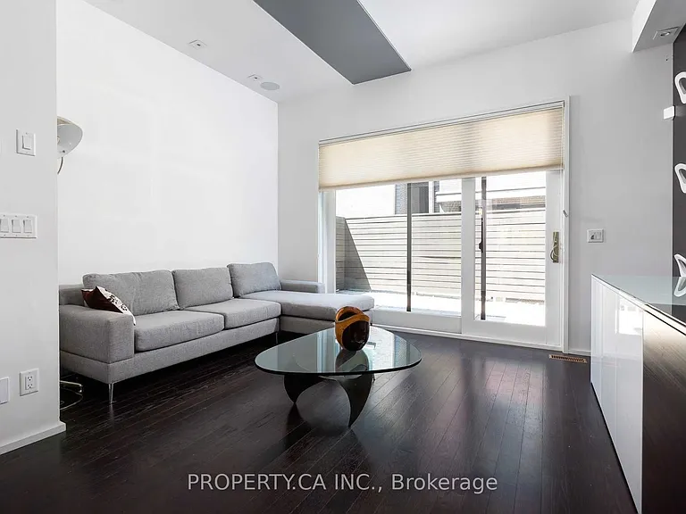 238 Manning Ave — Photo 12