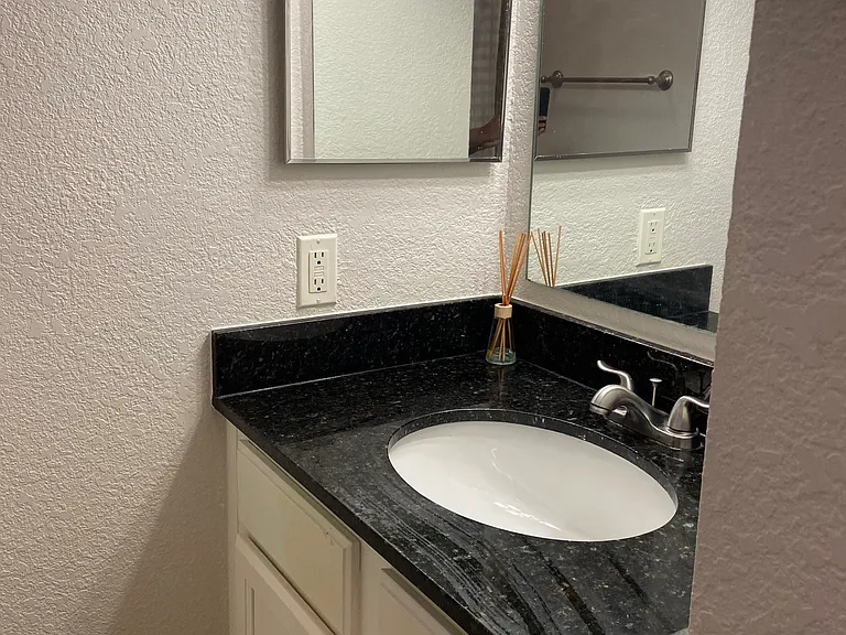 1445 Monroe Dr NE — Photo 17