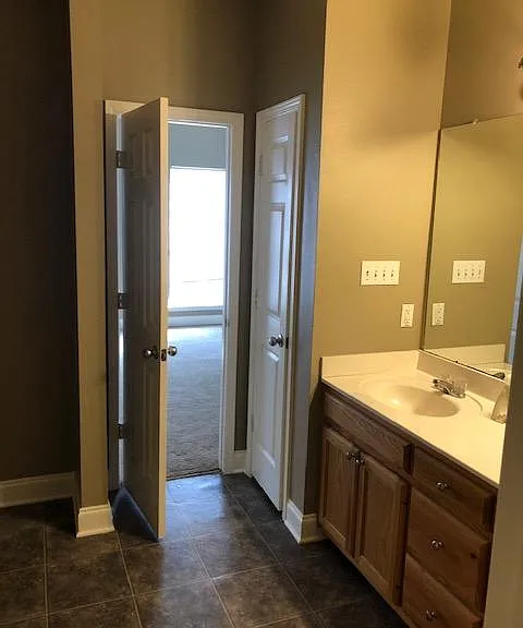 453 Winterhaven Dr — Photo 5
