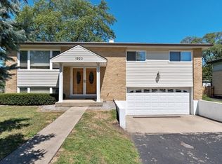 1920 Yuma Ln, Mount Prospect, IL 60056