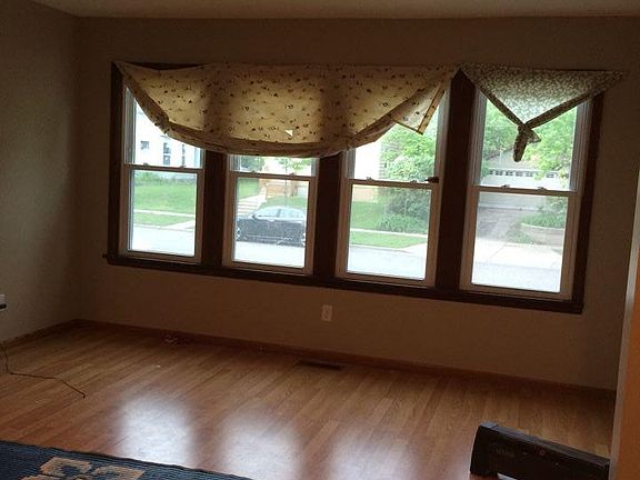 5th image of 1626 Taylor Ave W #1