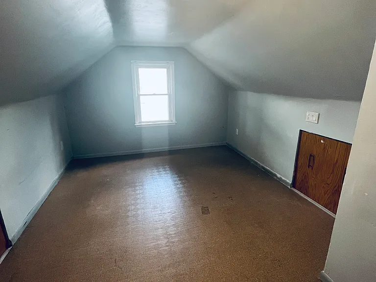 6758 Republic Ave — Photo 15
