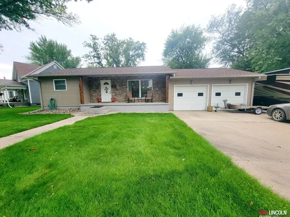 701 S Saunders Ave, Sutton, NE 68979