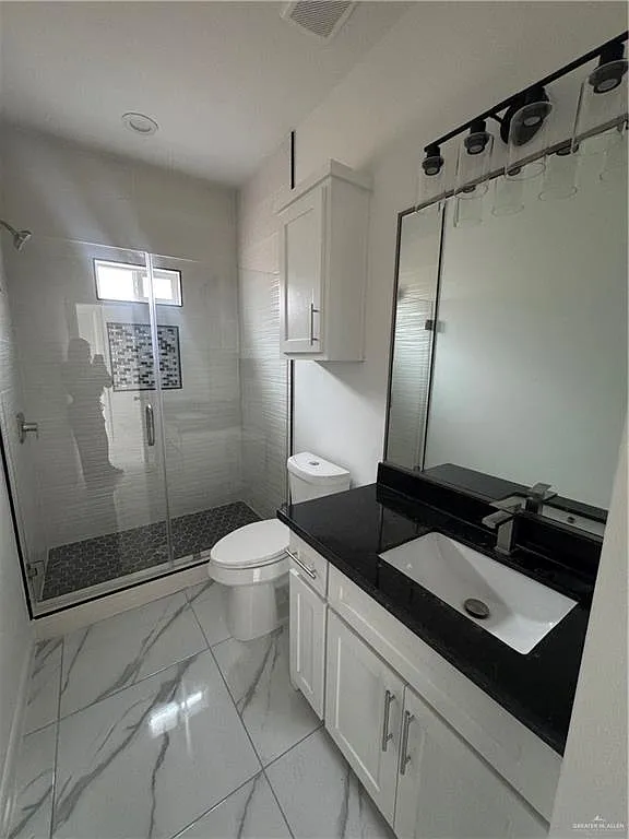3 bed, 2.0 bath, 1063 sqft, $1,300 — Photo 3