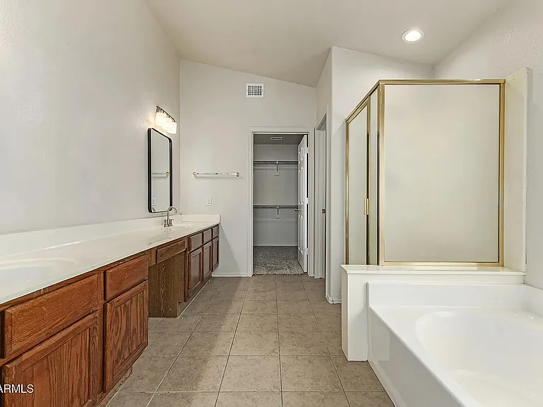 1145 E Windsor Dr — Photo 15