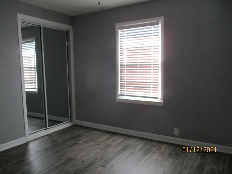 1828 S Valley St — Photo 2