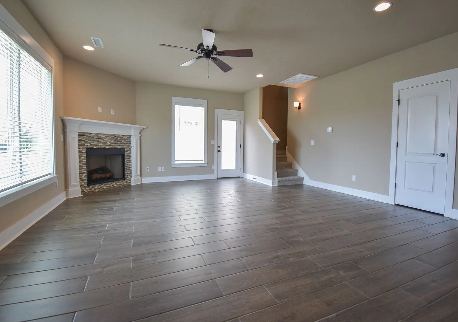 Luxurious 4 Bedroom, 3.5 Bathroom Home In Fayetteville, AR — Photo 4