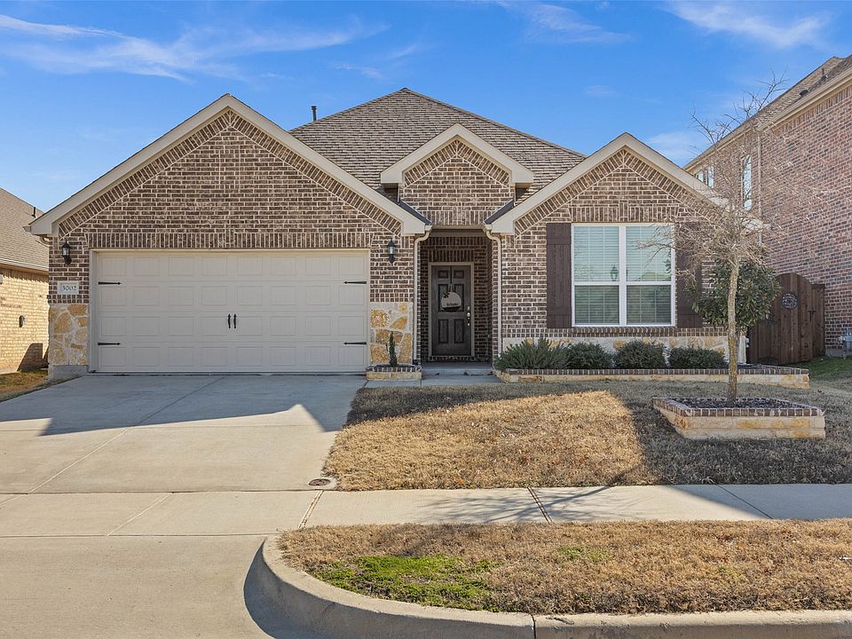 1st image of 3002 Redbud Ln