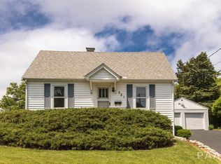 321 Riverview Dr, Creve Coeur, IL