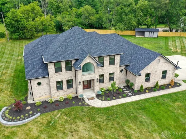 5500 Beejay Ct, Dayton, OH 45414