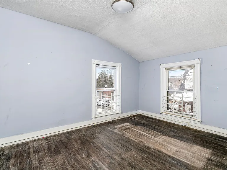 8 S Greenwood Ave — Photo 14