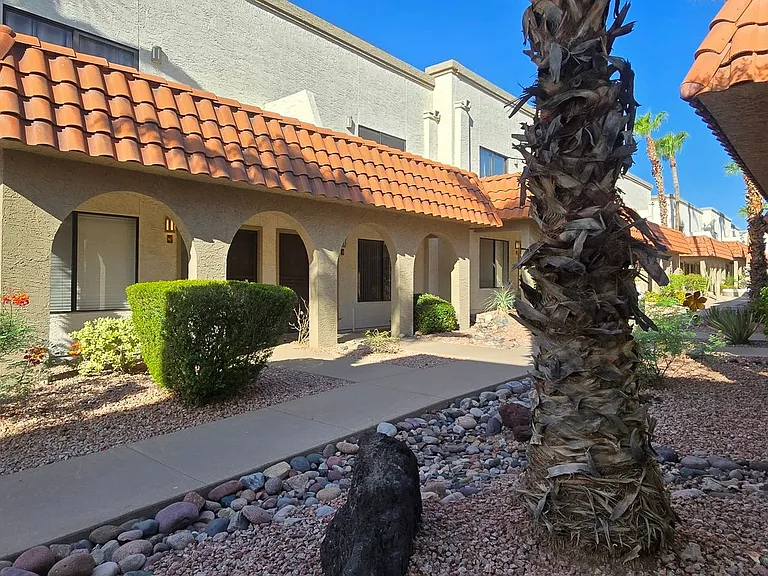 16510 E Palisades Blvd #6 — Photo 2
